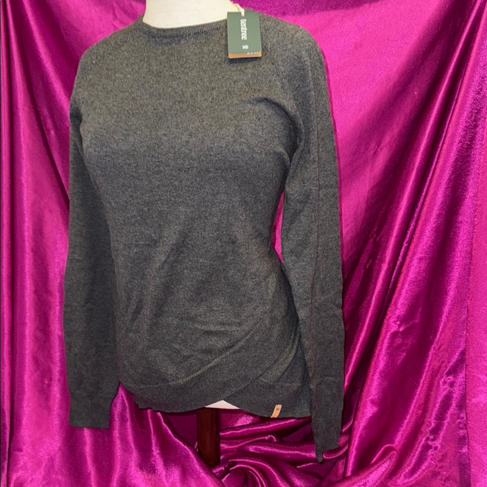 NWT TenTree  size XS Gray Sweater, slit bottom, (baggier fit ) 100% organic